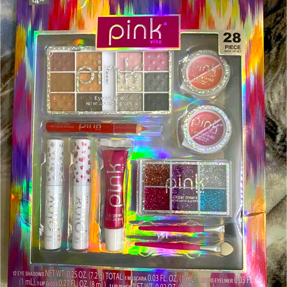 Girls PINK makeup set! NEW.